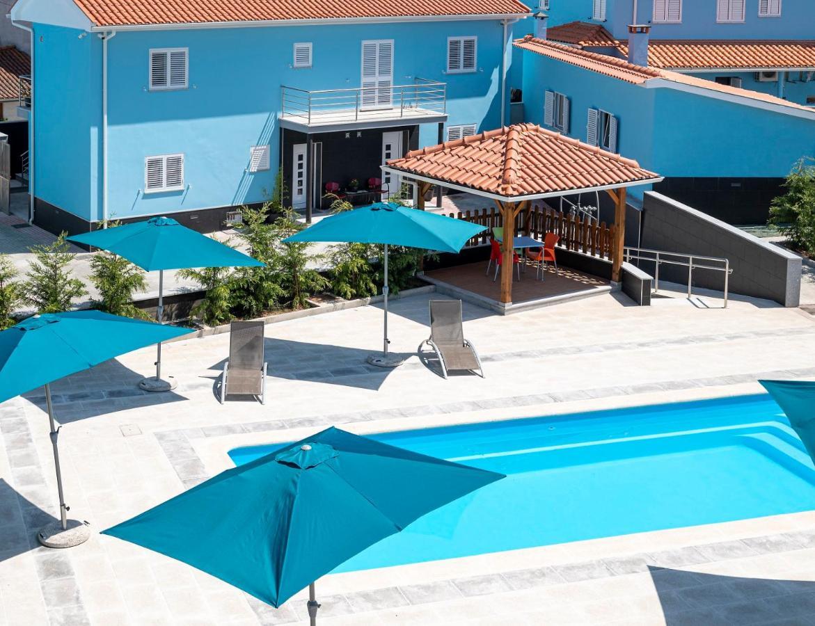 Villa Montes Guesthouse Coja Exterior photo