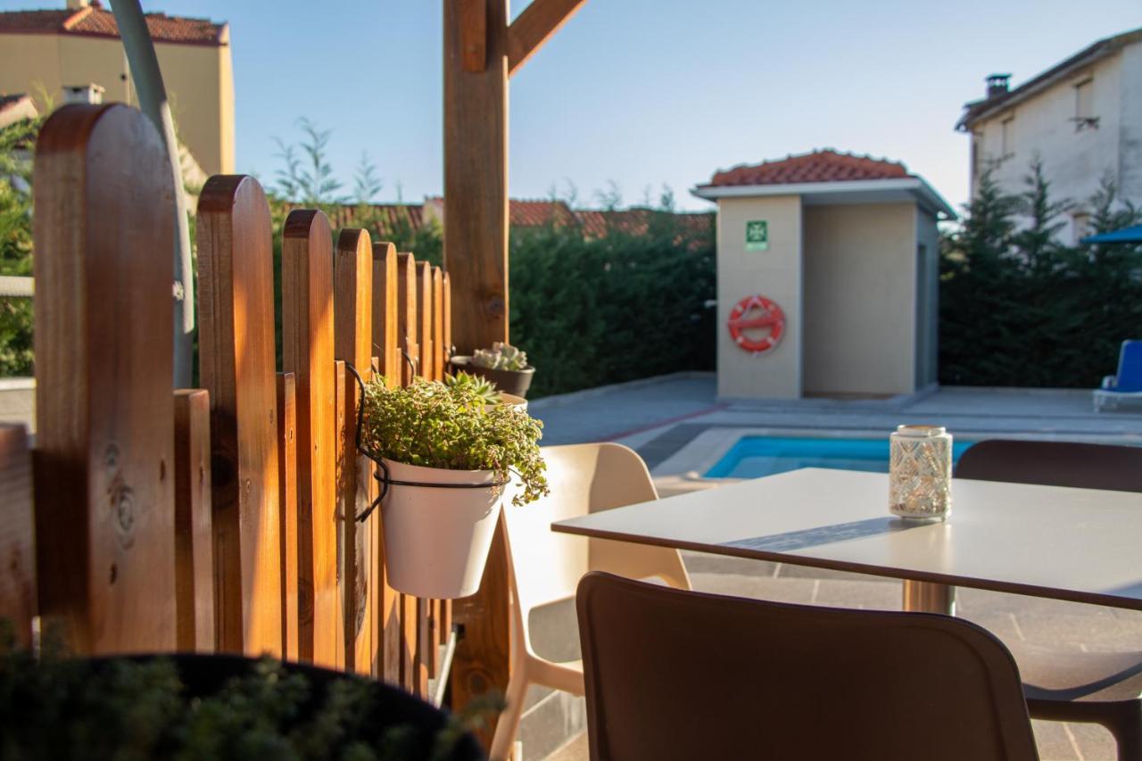 Villa Montes Guesthouse Coja Exterior photo